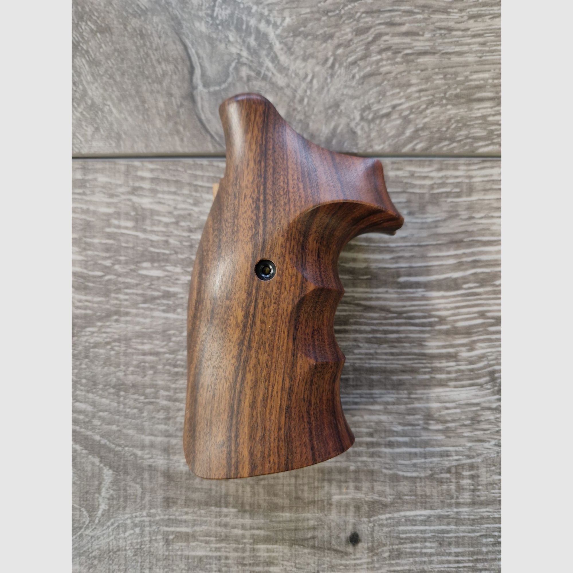 Griffschalen S&W K / L Rosenholz, Bild 1 von 2