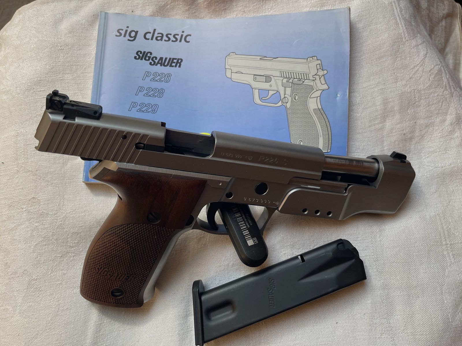 SIG SAUER P 226 S