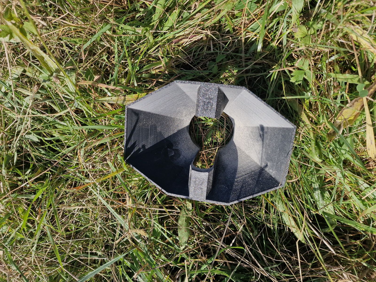 Ayudante de Caza - Embudo de Cebo