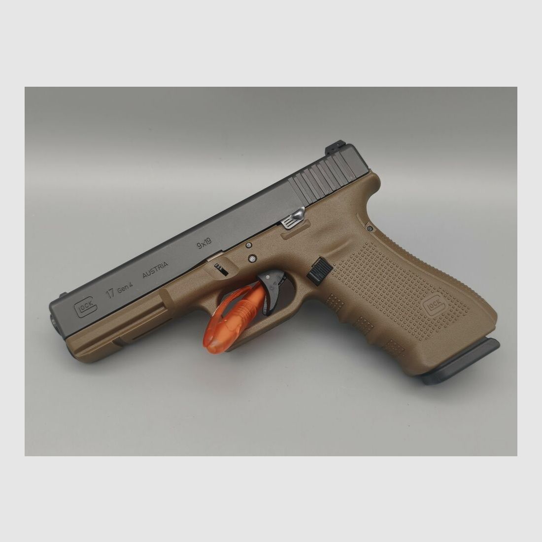 Glock 17 Gen4 Model Specjalny FDE również jako system wymienny! 9mm Luger