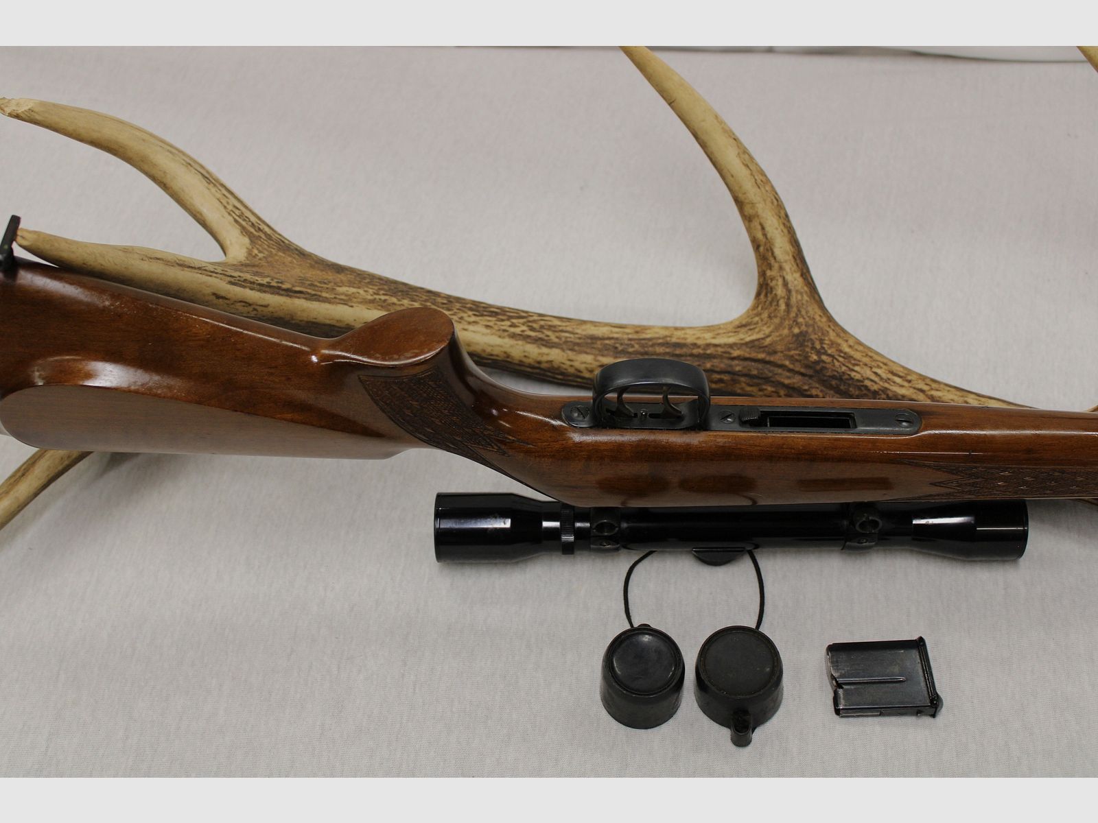 Repeater rifle Anschütz Mod. 1515/16 .22 Magnum with forest ranger 4x32