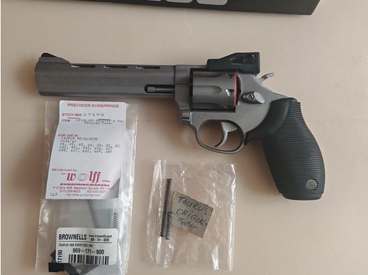Taurus RT 627 STS 6 Zoll Revolver Kaliber .357 Magnum