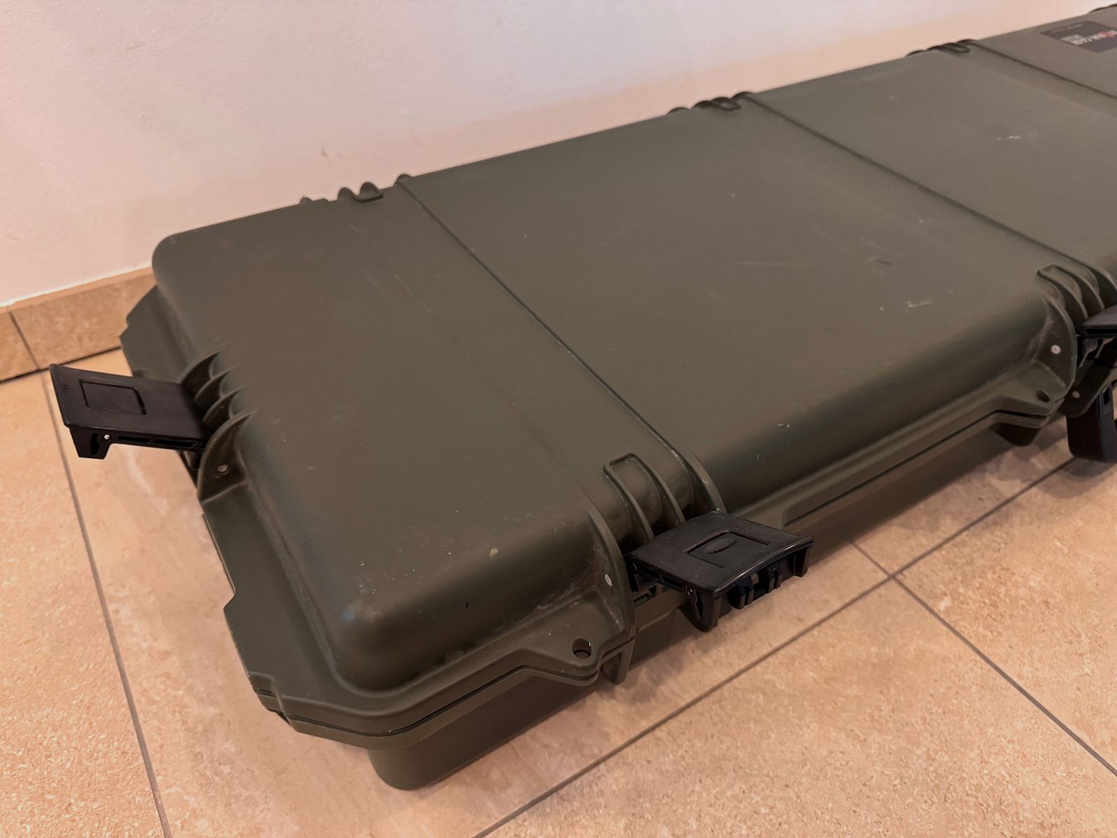 Storm Case iM3300 Gun Case oliwkowy z kółkami, w tym pianka
