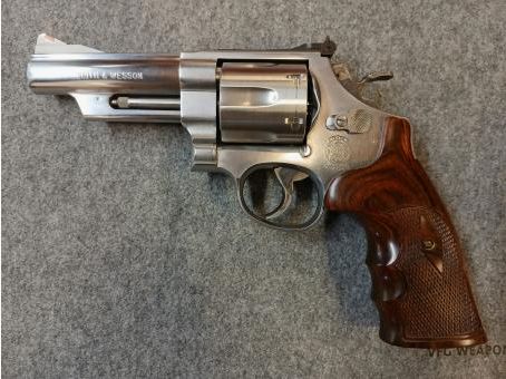 Smith + Wesson Mod. 629-4, Kal. .44 magn., LL 4"