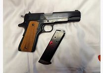 Springfield Armory 1911-A1 .45 Auto – Pistola Cat. B, valigetta + magazine – arma ereditaria Vorarlberg