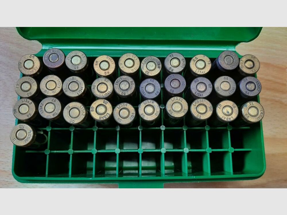 Sammlermunition Platzpatronen unterschiedlicher Lose	 RG Kartuschenmunition Salut Militär Behörde