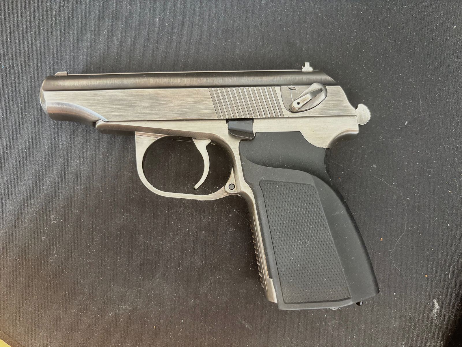 Makarov 6mm BB von K&Z MARA Airsoft Pistole