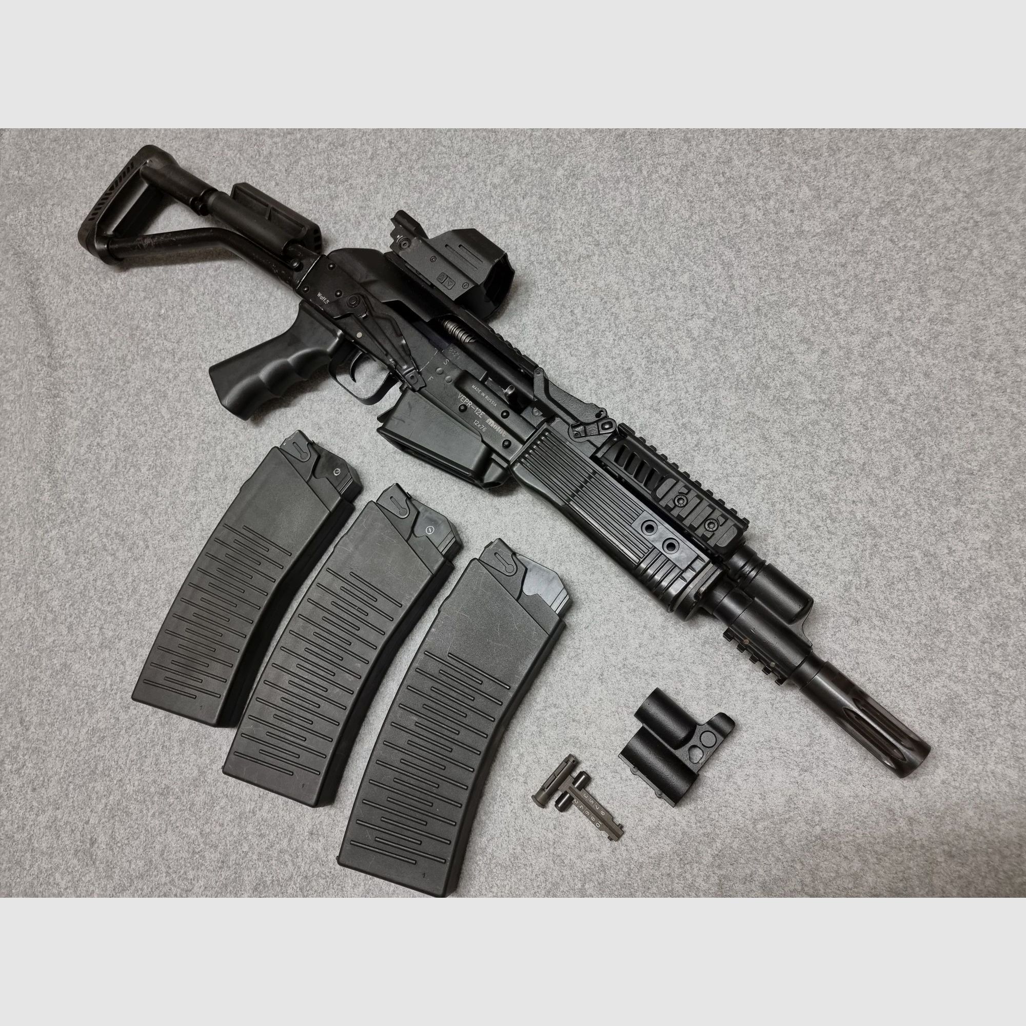 Molot Vepr 12-E Politie - kal. 12/76 - compacte zelfladende shotgun in Kalashnikov-stijl met insteekmagazijnen