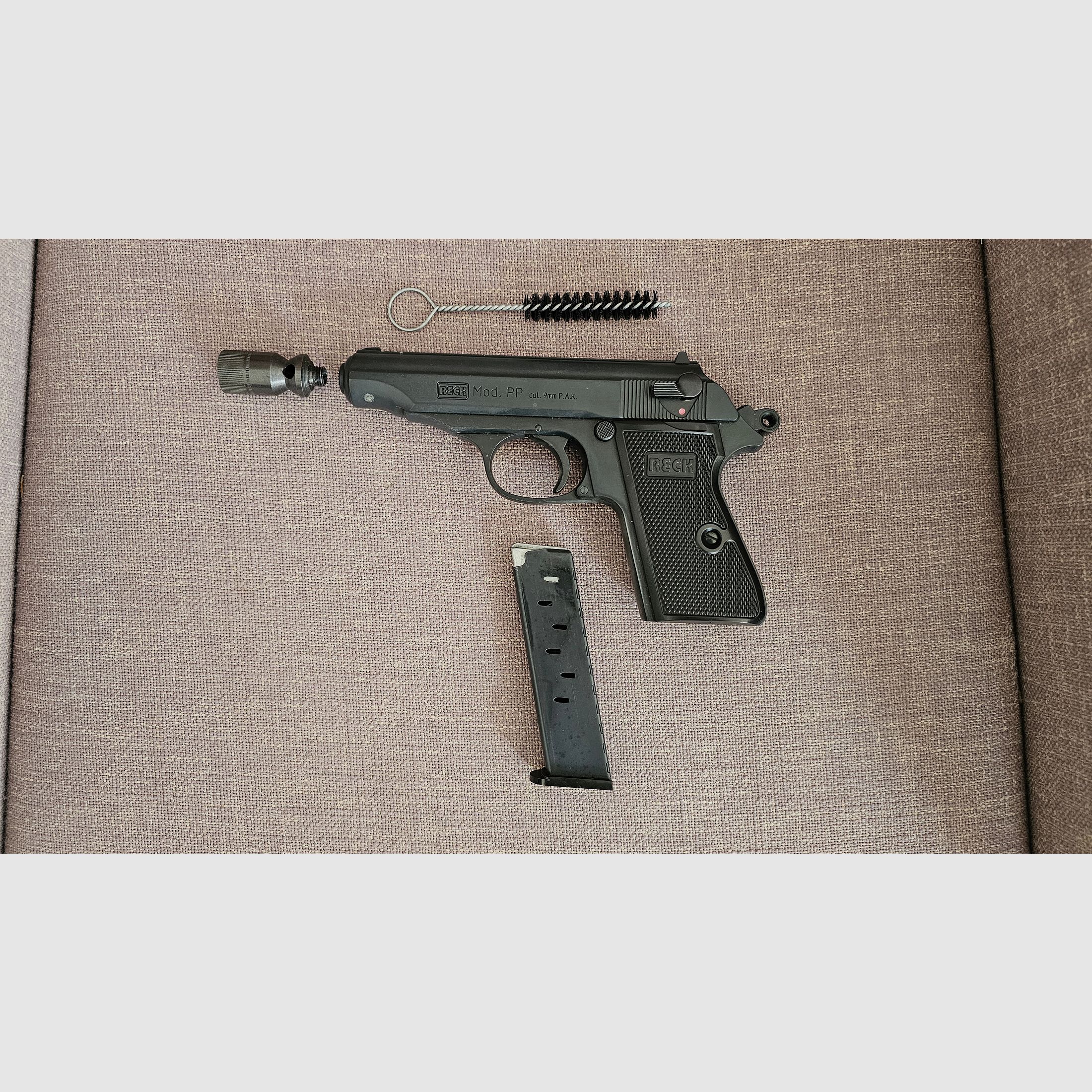 Schreckschusspistole RECK Modell PP Kal. 9mm PAK