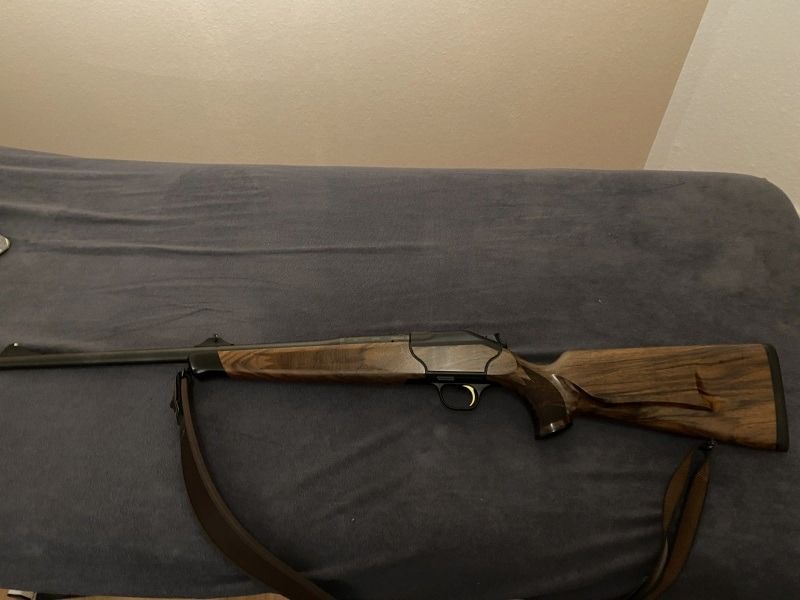 Blaser R8 Luxus similare Attache 8x57 IS Semi