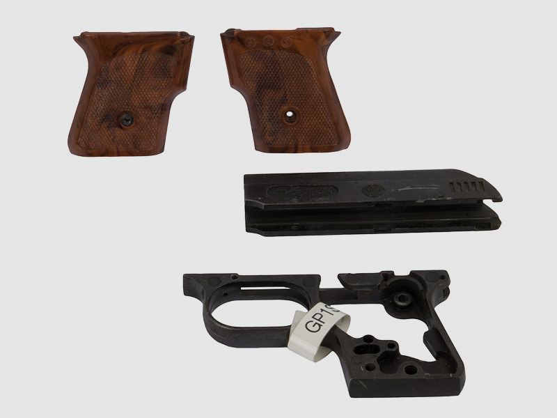 Konvolut gebrauchte Ersatzteile fĂĽr Schreckschuss-, Gas-, Signalpistole Record GP1S 30-teilig