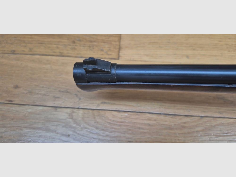 Fucile da caccia Mauser 98k sporterizzato — Cal. .300 Win Mag — Azione militare tedesca del 1941 — Artigianato belga di alta qualità — Calcio a pistola, guancia viennese e calcio Monte Carlo — In 4+1 colpi — Legno molto bello e brunito al 99% — Meccanismo fluido e fermo allo stesso tempo — Canne a specchio — Montaggio in acciaio al 100% per ottica — Bella arma — TBE/TBE+, immagine 18 di 34