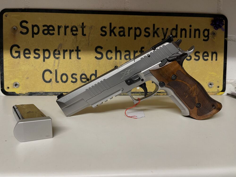 Sig Sauer P226 X-Six Classic