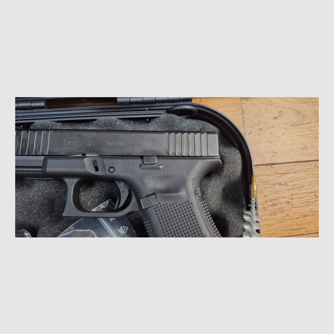 SUPER SALE! Neu! Glock 45 Gen5 FS « Crossover » – 2 Magazine 17 Schuss – 9X19 – Kompakt, hybrid und gelungen! – NEUE WAFFE!, Bild 4 von 8