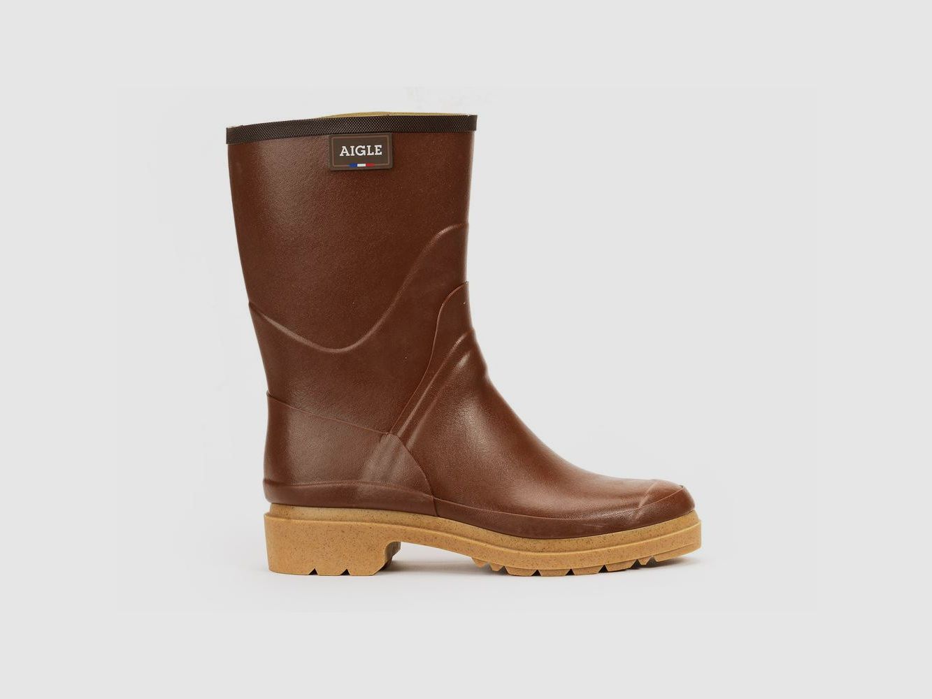Botines Aigle Bison 2 Kaki - Cuero Resistente - Suela Antideslizante - Confort y Protección Duradera, imagen 2 de 5