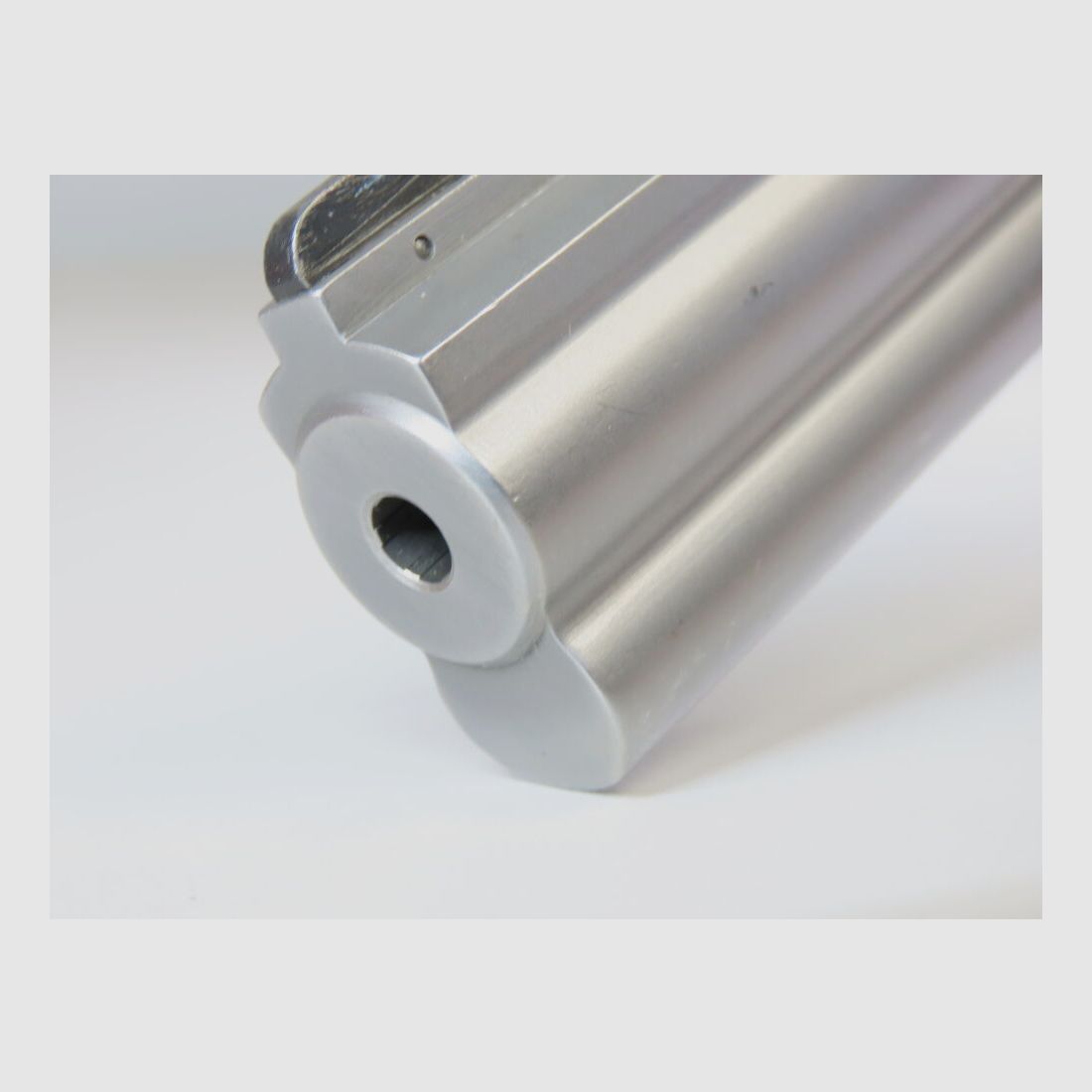 Beautiful Smith & Wesson 617 - 6 inch Target Champion!