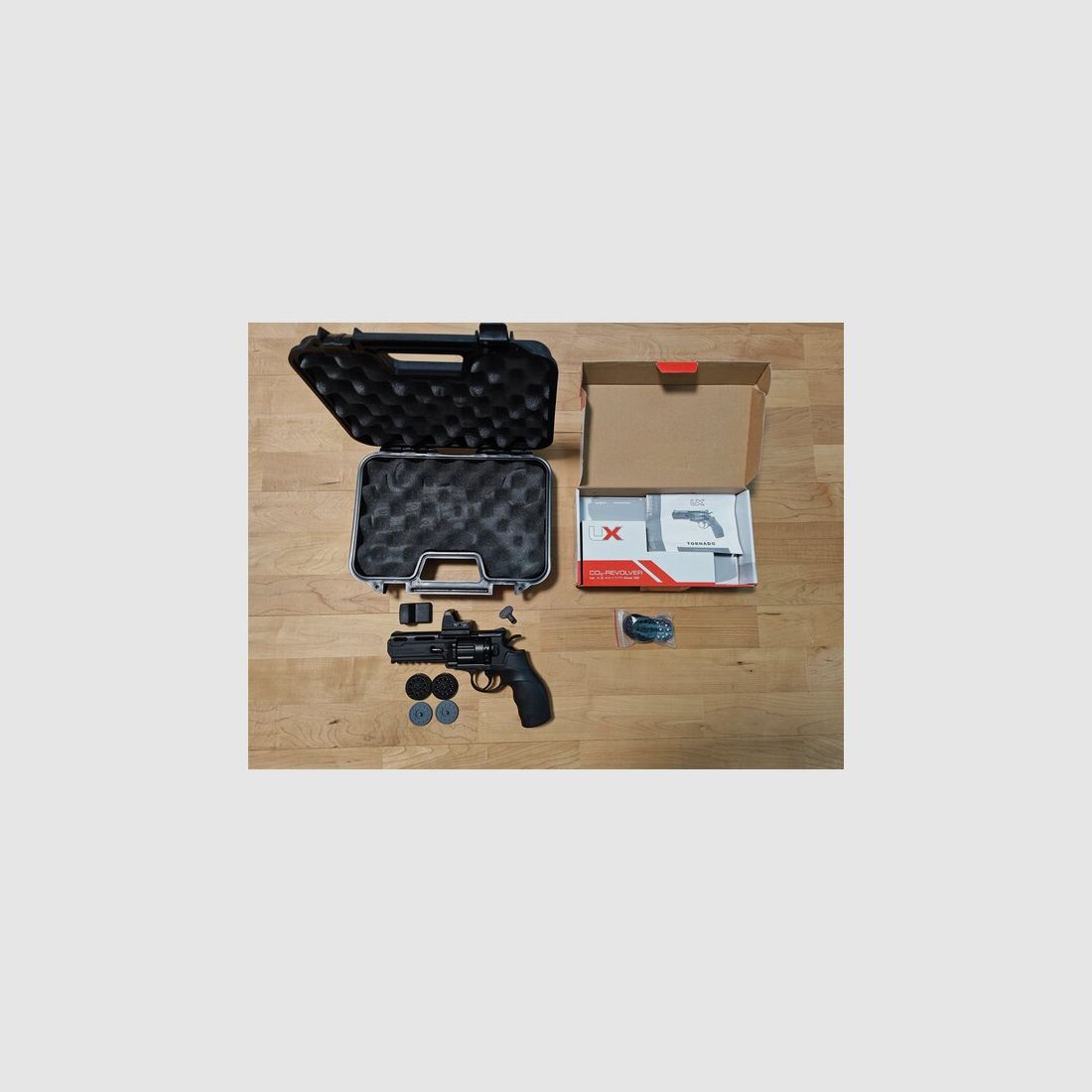 Umarex UX Tornado CO2 Revolver mit viel Zubehör