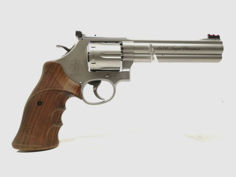 Smith & Wesson 686-6 Target Champion - v. Accessories