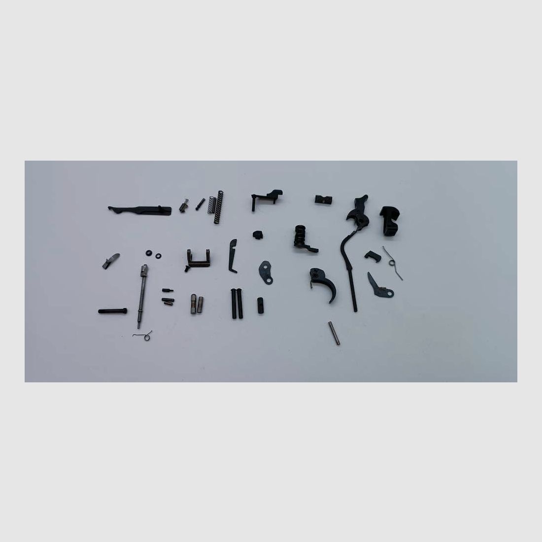 Onderdeelset/Parts Kit onbekende pistool vergelijkbaar met P38