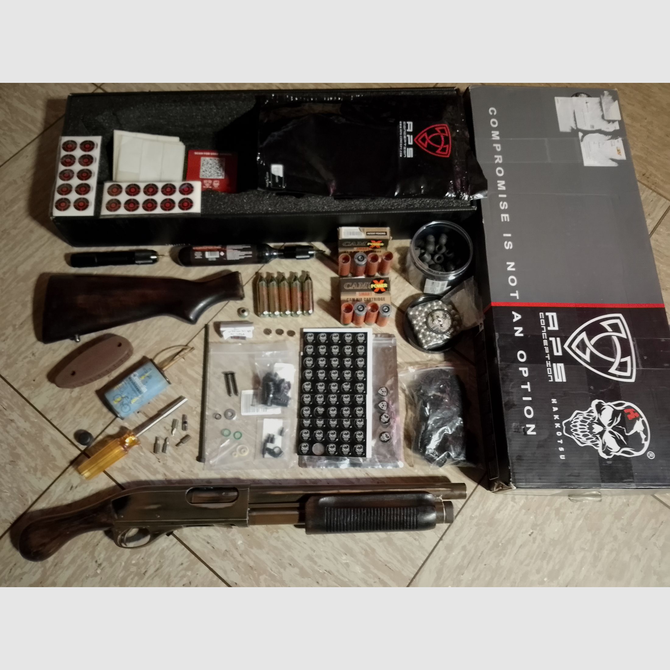 A.p.s. Cam870 Ram MK3 Shotgun .68 mit viel Zubehör X-power Shells usw