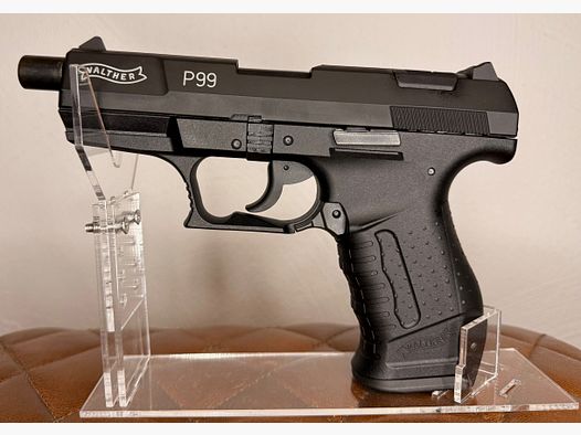 Walther P99 mit Mündungsgewindeschoner 9mm PAK