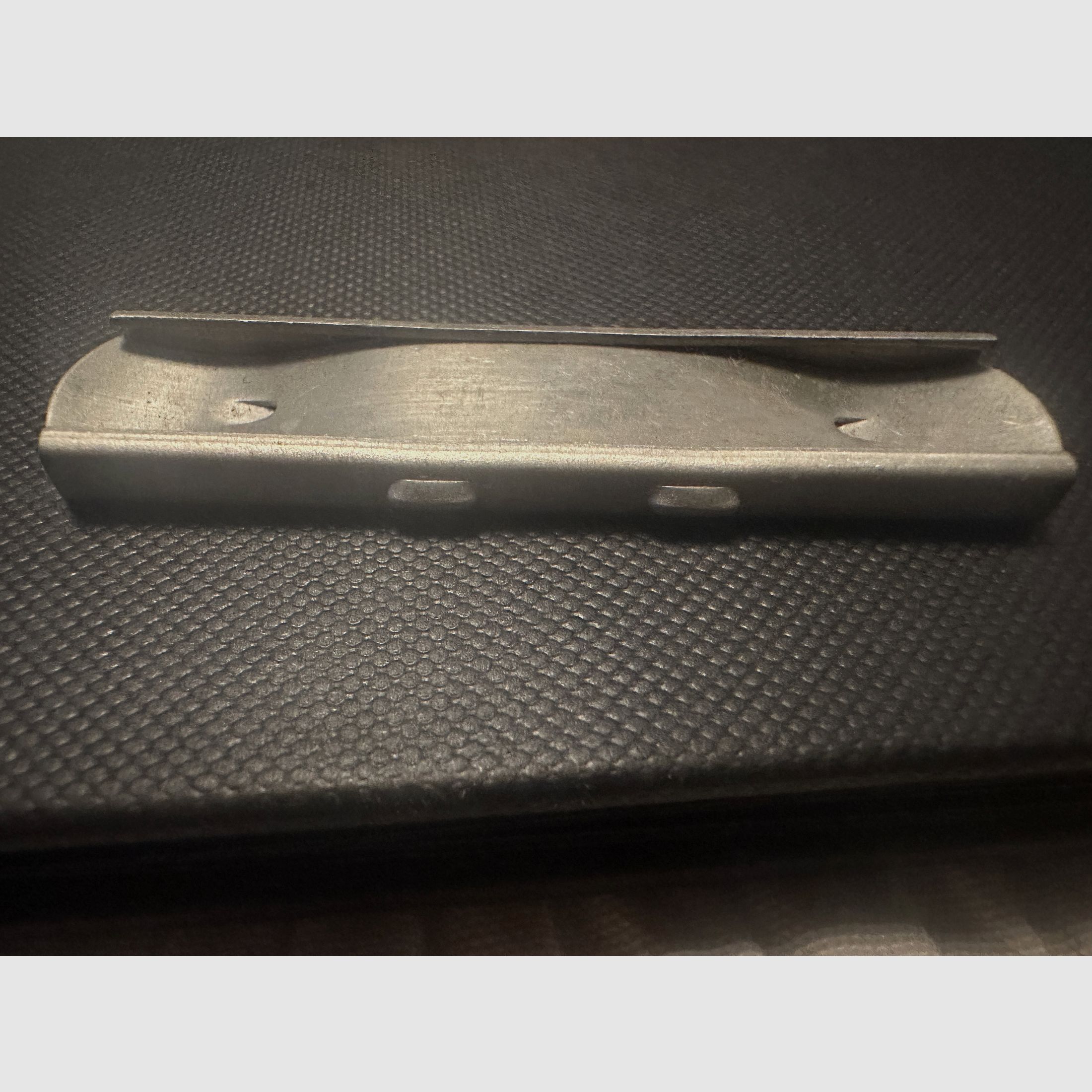  französische Ladestreifen für das Kaliber 7,5 × 54 mm MAS.