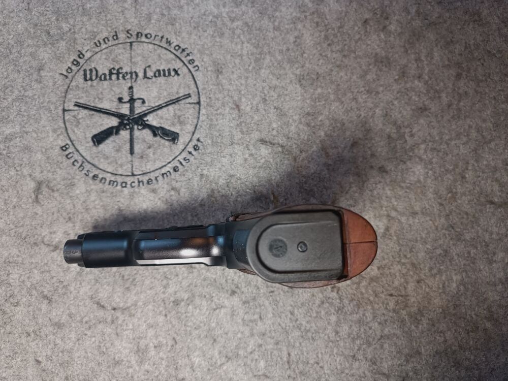 Sig Sauer P228 mit LPA Visierung und Nill Holzgriffschalen