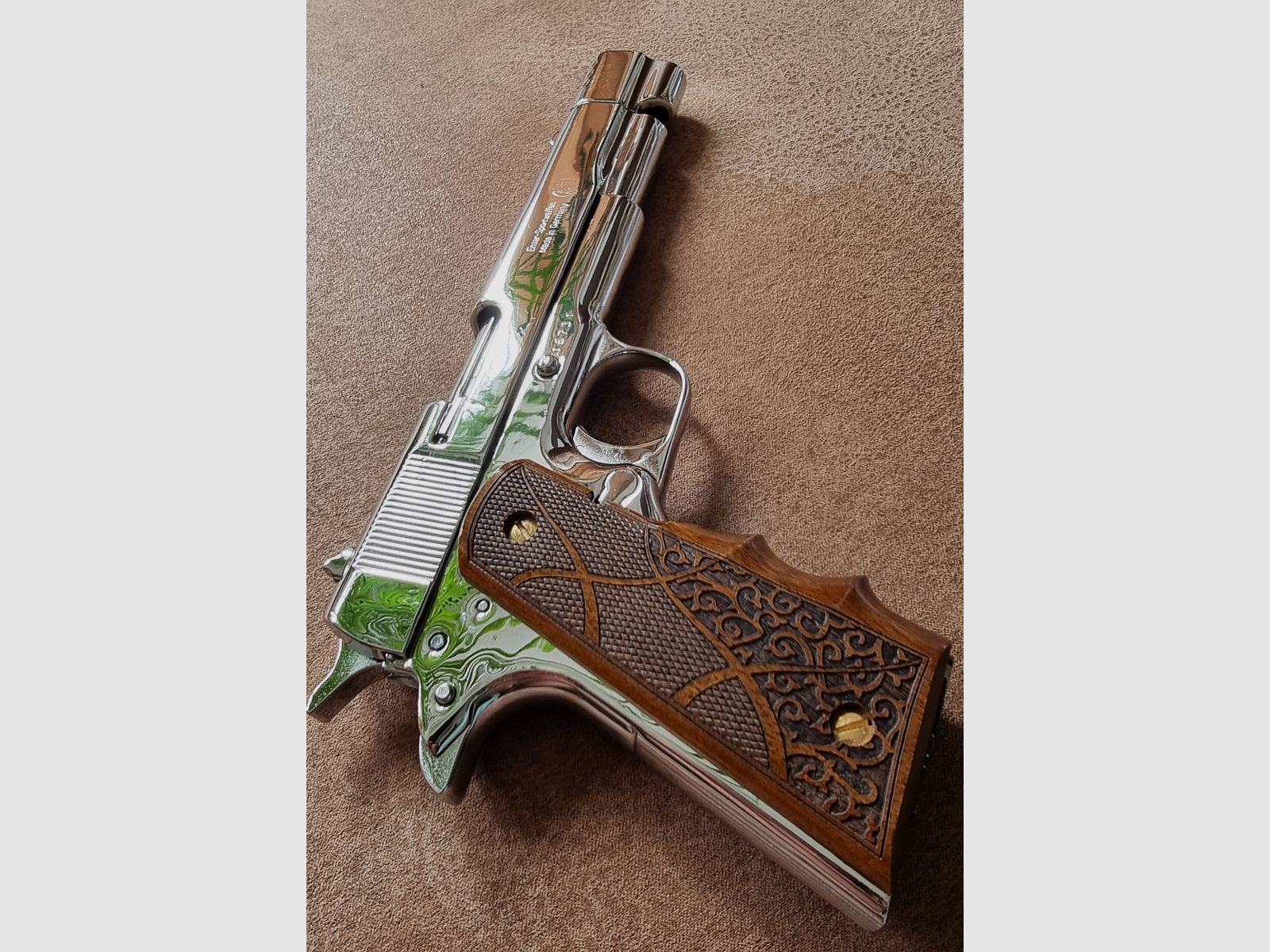 IWG Gouvernement en chrome avec holster