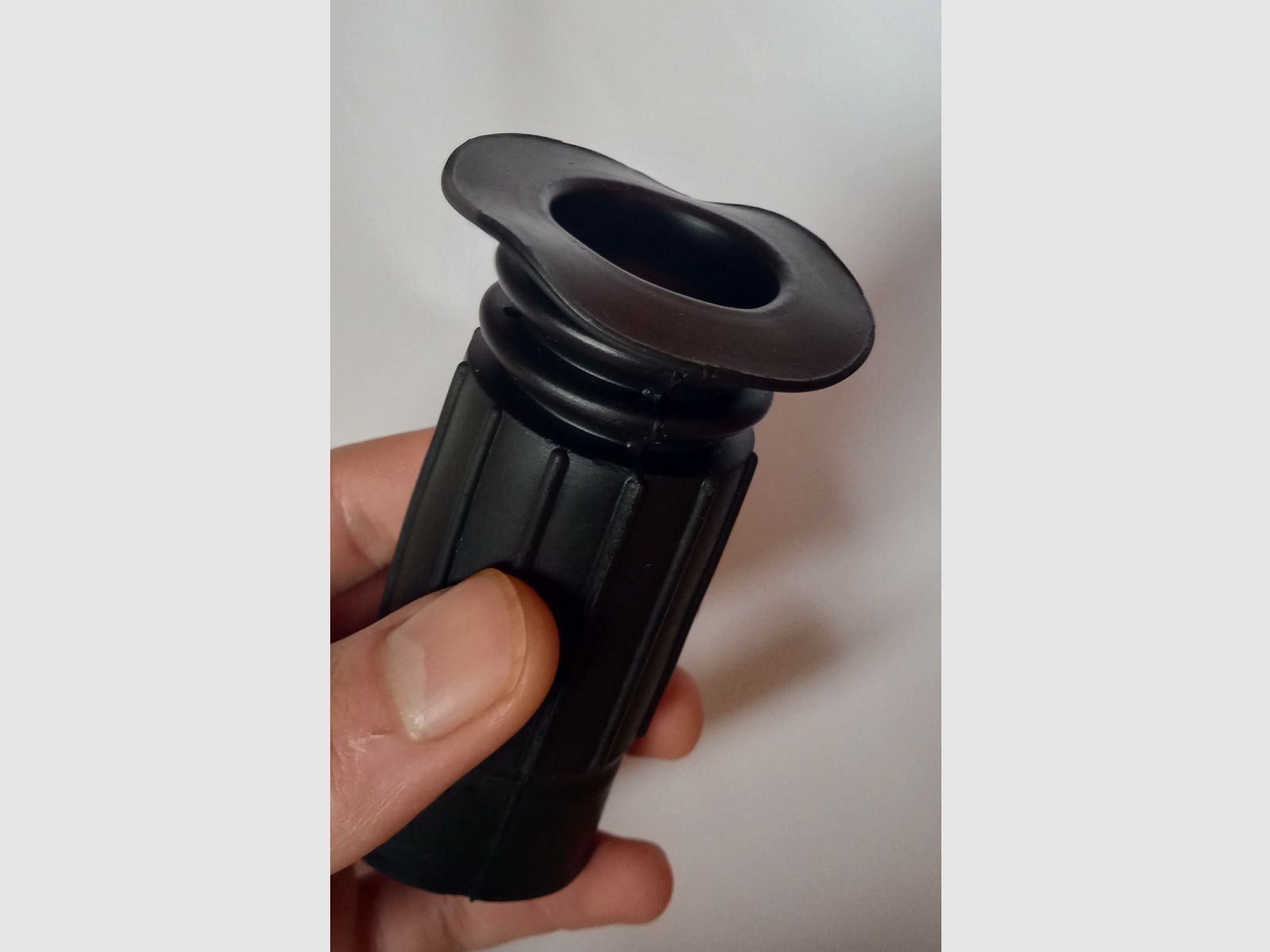 Unbenutzte Depotware PSO-1 Scope 4x24  Augenschutz Augenmuschel Lichtschutzblende Okular für AK Zielfernrohr 