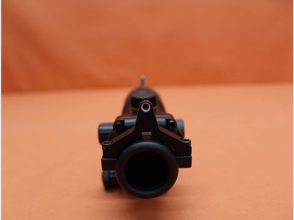 GSG German Sport Guns Tacworld Red Dot ACOG Leuchtpunktvisier 1x30 mit Kimme/ Korn-Notvisier, f. AR-15 Carry-Handle