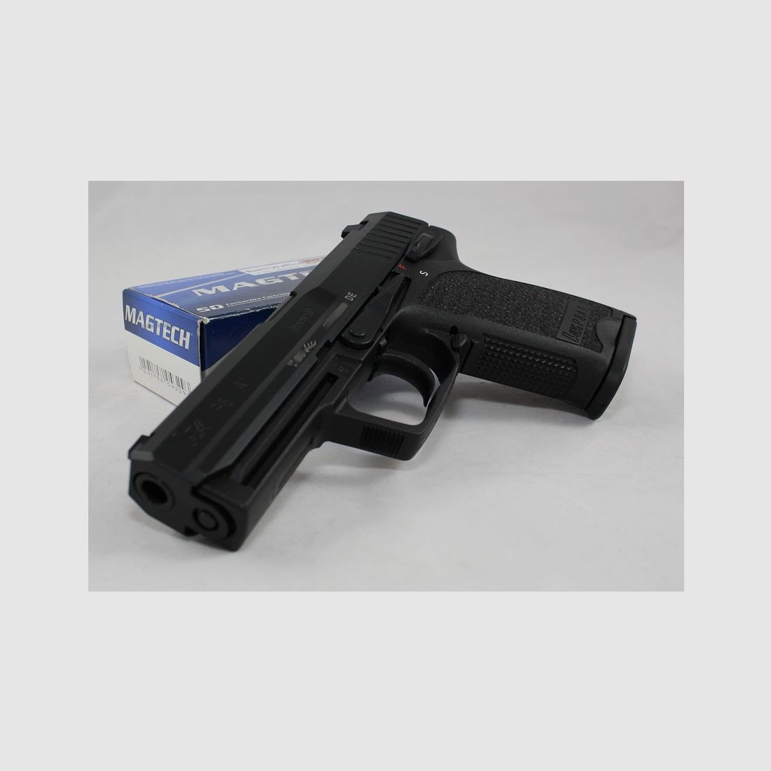 Neuwaffe, auf Lager: Heckler & Koch P8 A1 Dienstpistole der Bundeswehr 9mm Luger / 9x19 H&K HK