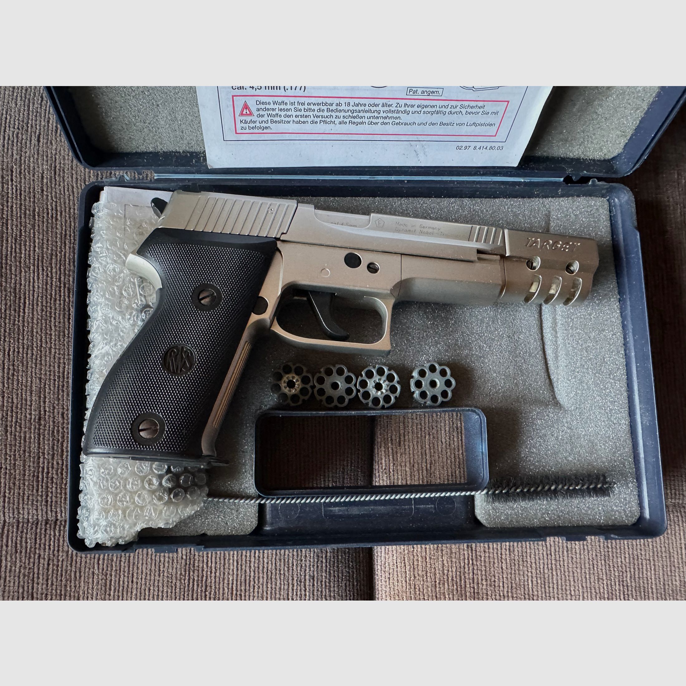 RWS Mod. C225 Target Co2 con 5 magazine (guarnizione deve essere nuova!)