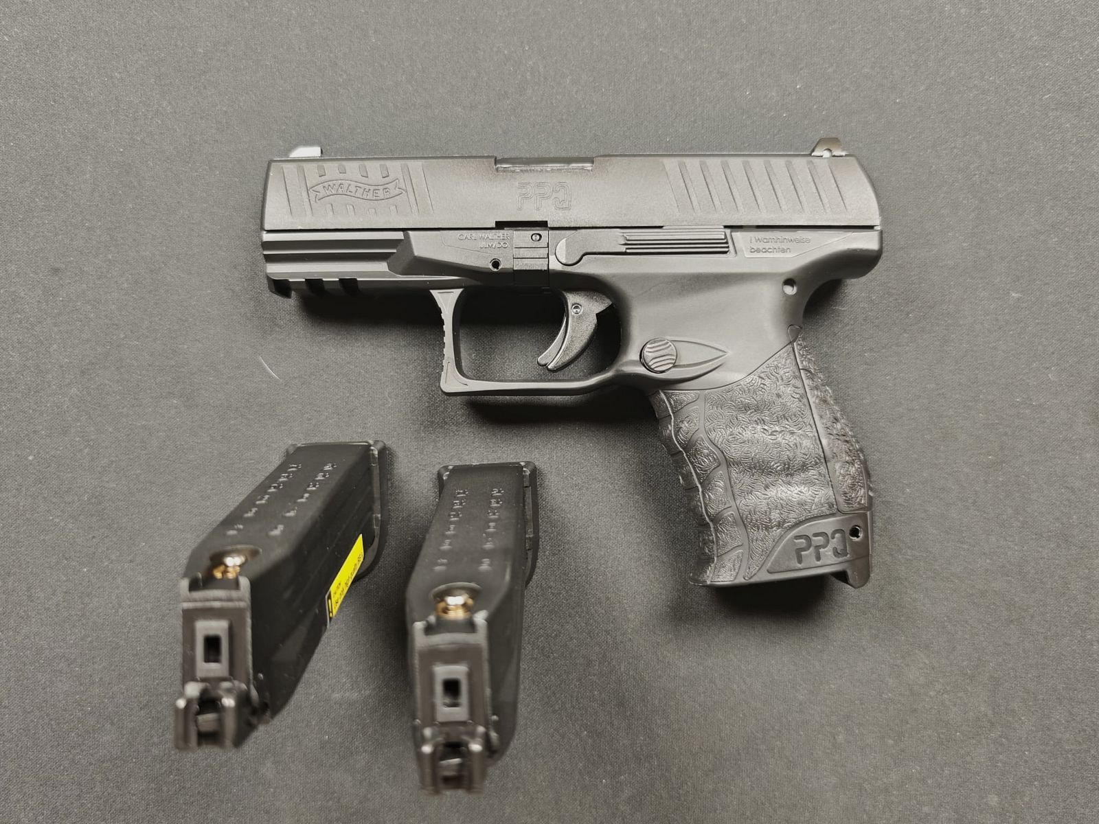 Walther PPQ M2 softair pistol caliber 6 mm BB gas blowback with 2 like new magazines