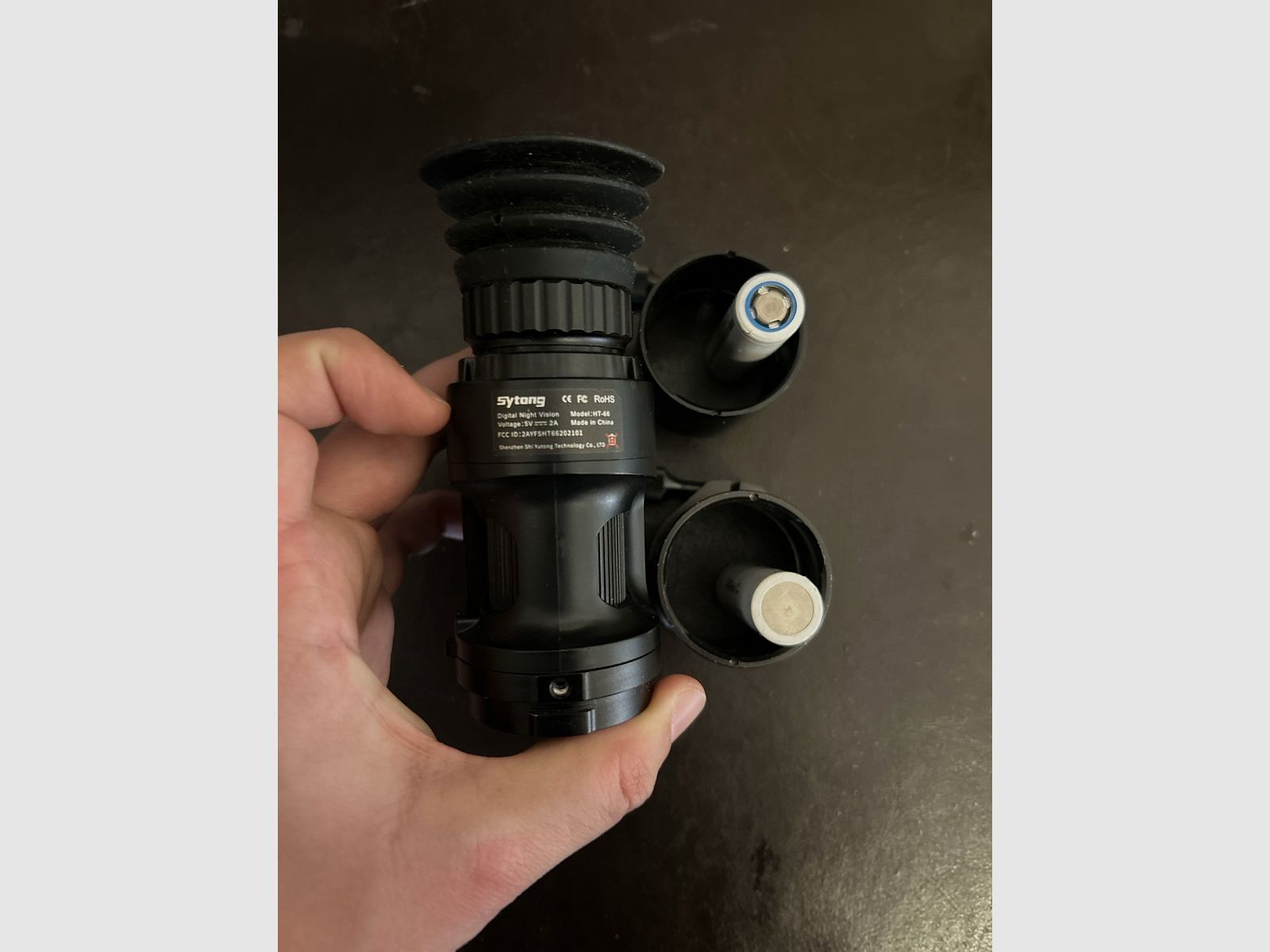 Sytong HT-66 Edizione Tedesca Dispositivo di Visione Notturna + 2 Adattatori + Batterie