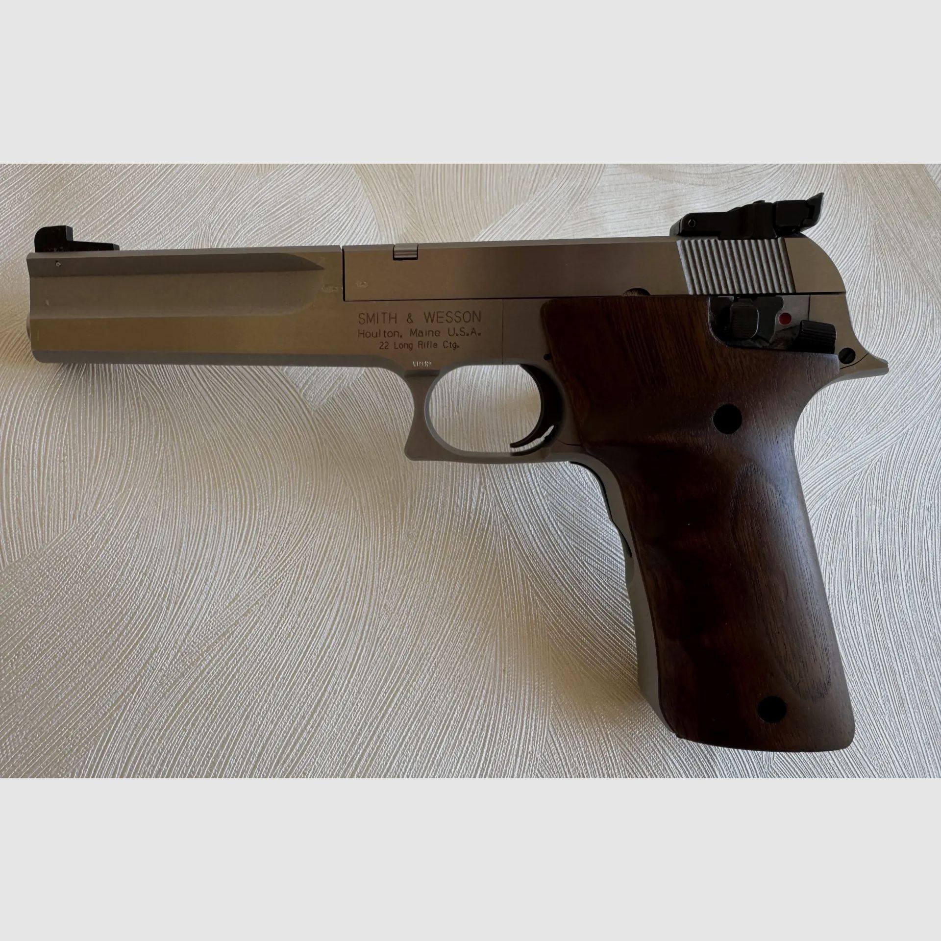 Smith & Wesson Pistole Mod. 2206TGT – Kaliber .22 LR