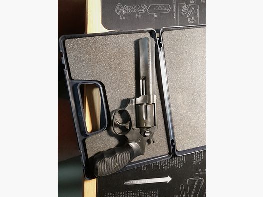 Iwg madlock revolver