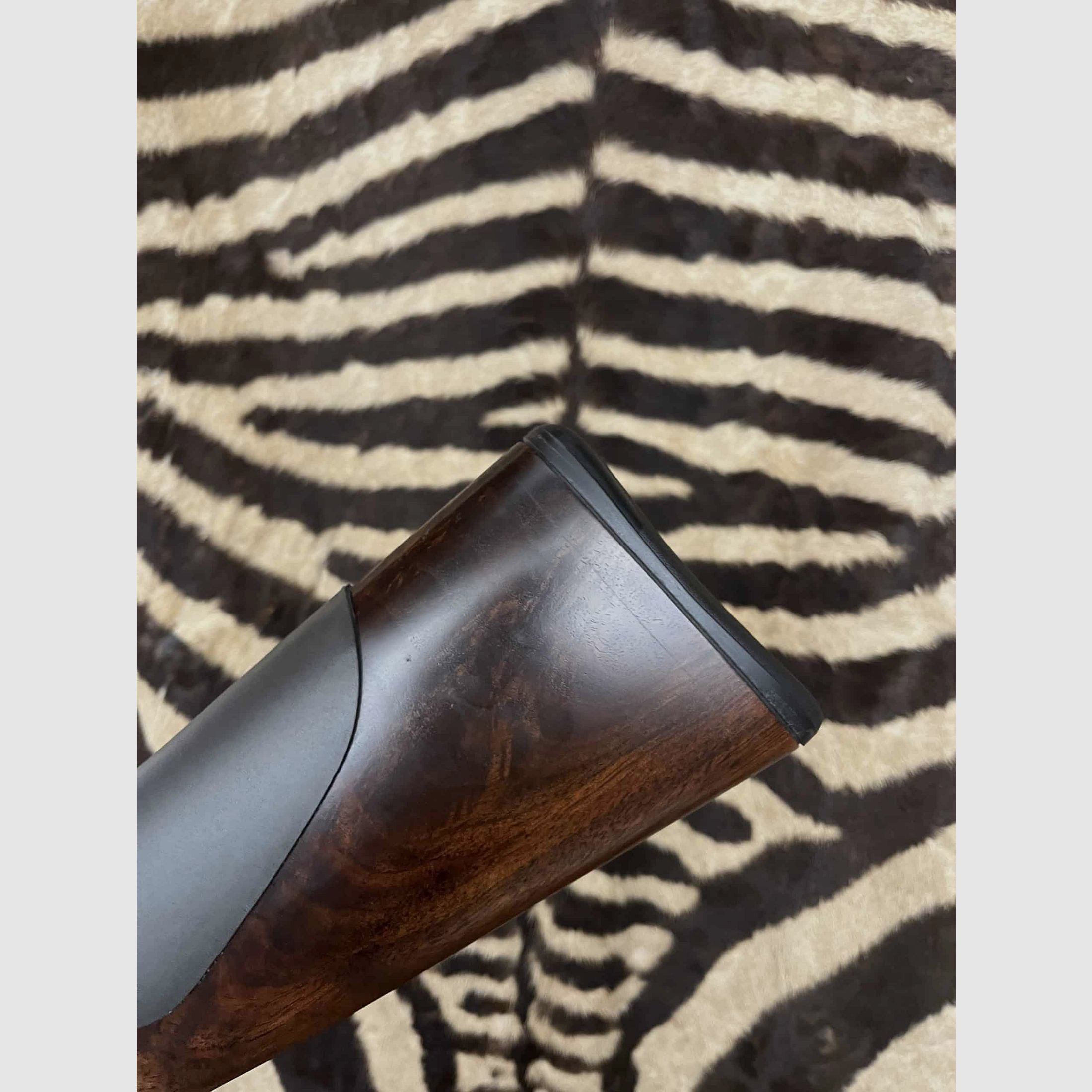 Browning B725 Sporter Black Edition Linkshänder cal.12/76 – ca.76cm – 6 externe Chokes – Waffenkoffer, Bild 2 von 10