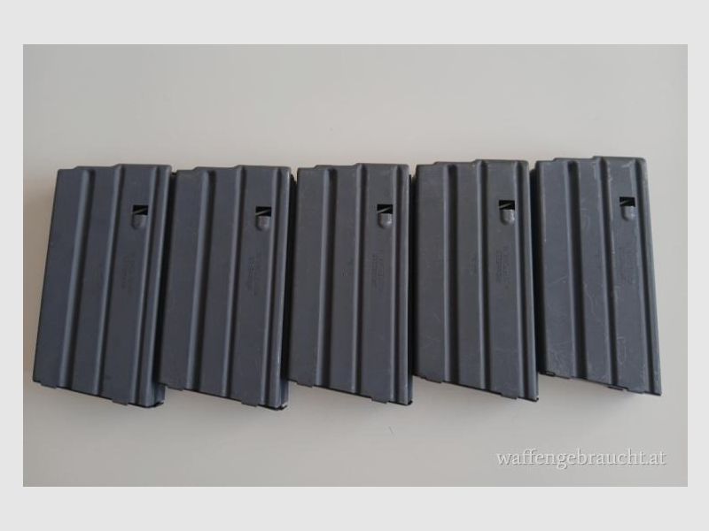 AR10 Magazinen    Je €10   Neuwertig