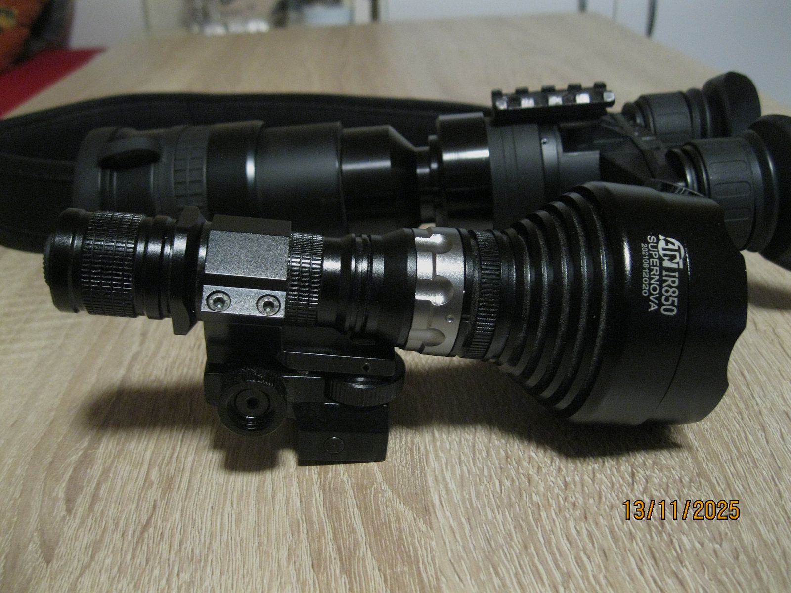 Dispositivo di visione notturna NYX Gen 2+ Armasight.