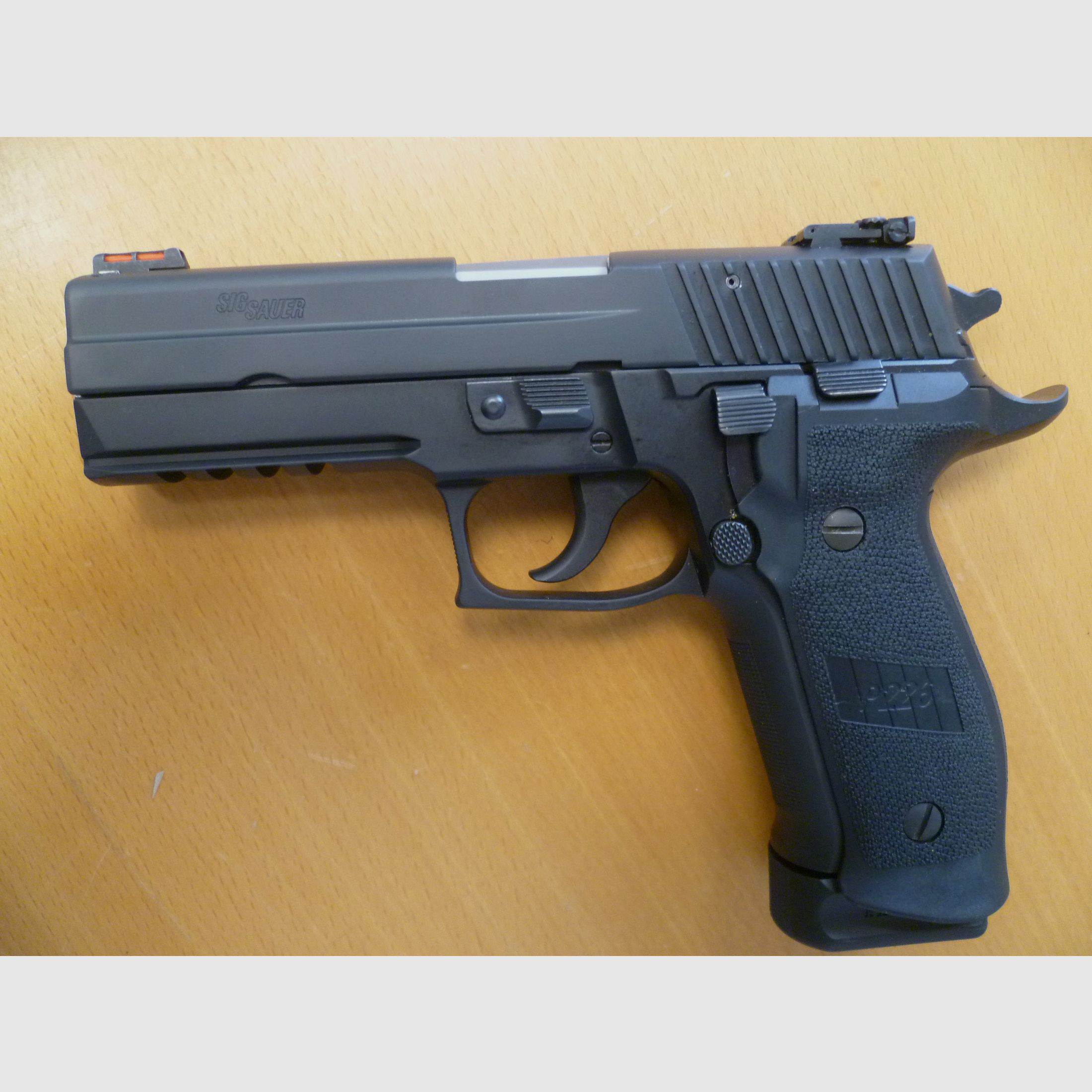 Pistole SIG Sauer P226 LDC II Tacops 9mm Luger