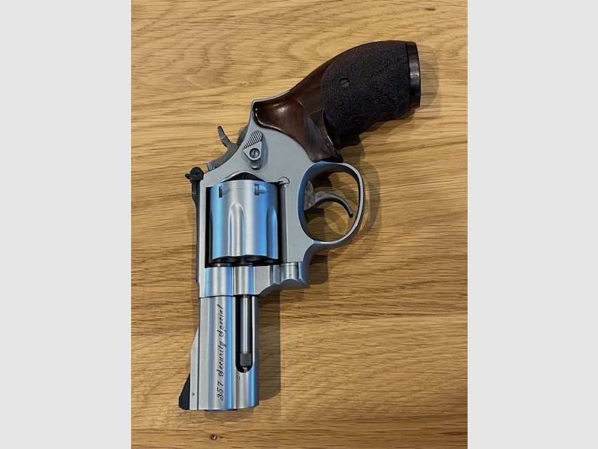 Smith & Wesson 686 Security Special 3" Kaliber .357 Magnum Revolver  (eigendlich neu)