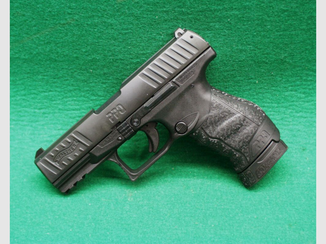 Pistola a salve Walther Schreckschuss PPQ, nera