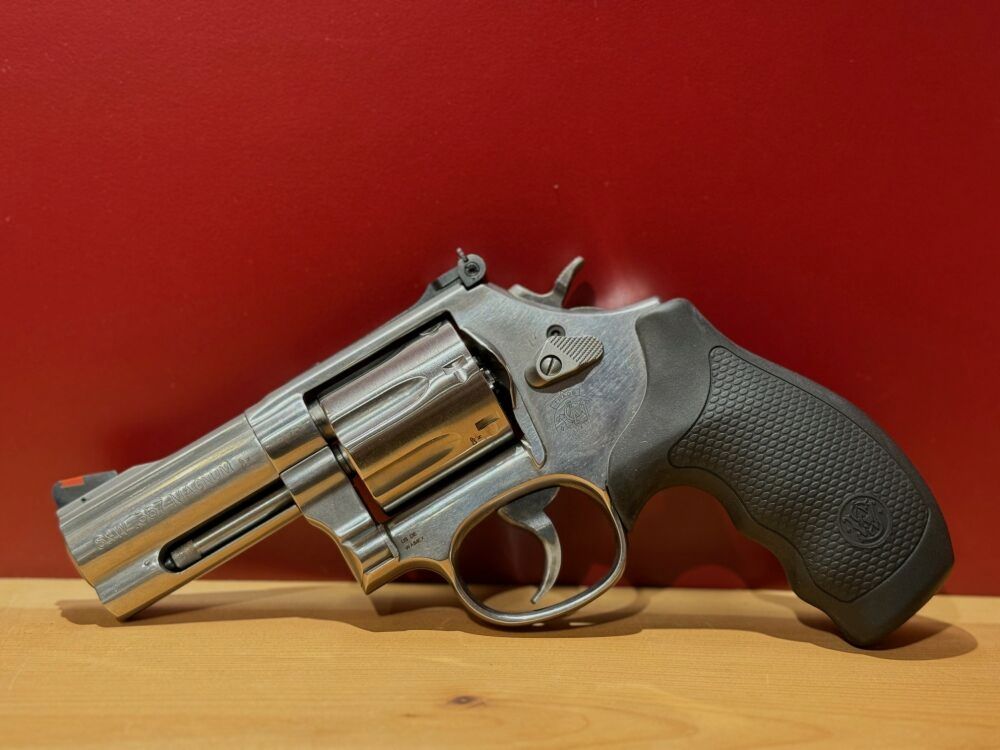 Smith & Wesson Model 686 Plus 3 inch 7 shots