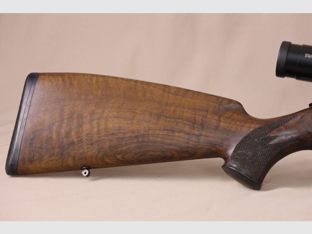 Blaser R93 // Wood // Swarovski with Red Dot!!!