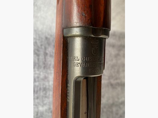 Carl Gustaf de 1910. Igual en número.