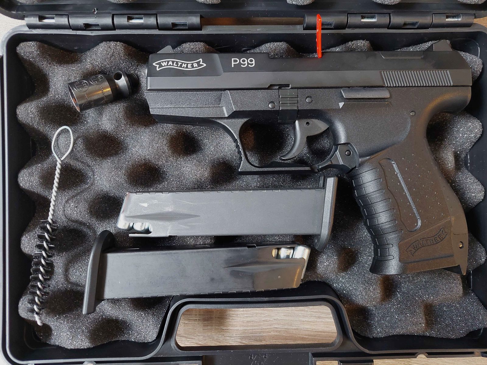 Walther P99 | 9 mm P.A.K. (+ Extra Magazin)