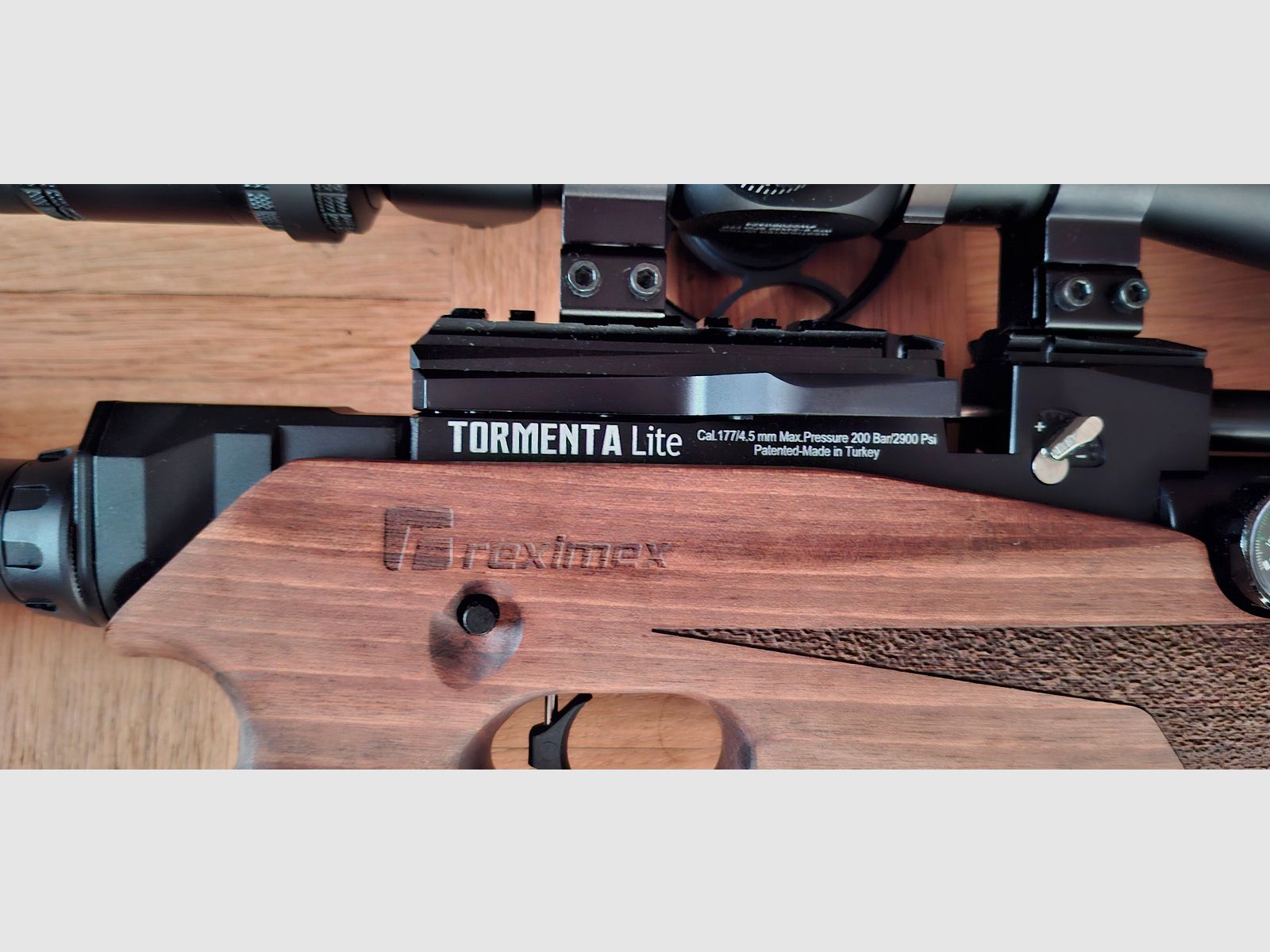 Reximex Tormenta W Lite PCP air rifle 4.5 mm (P18)