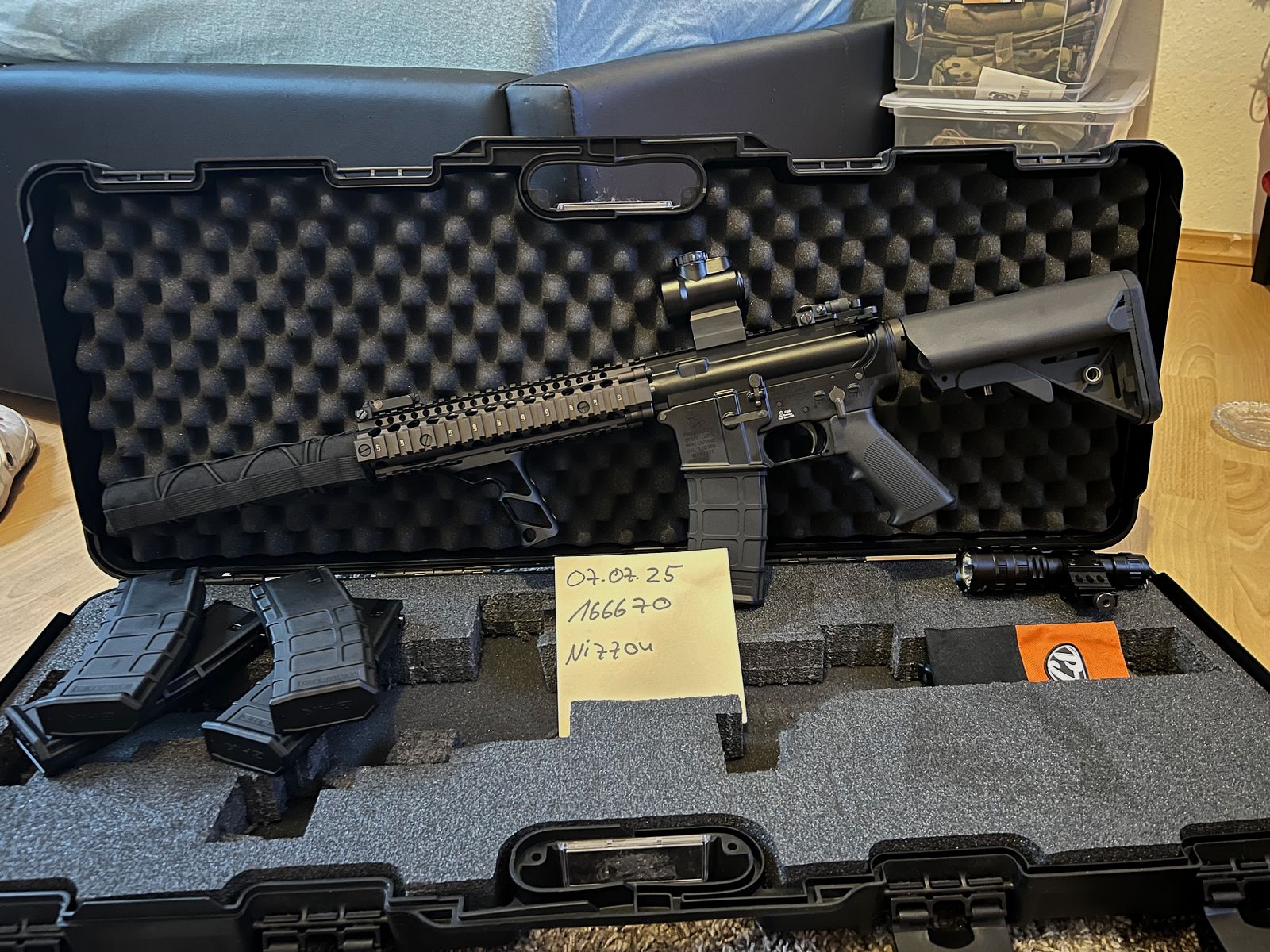 GHK Daniel Defence MK18 Forged Receiver mit 5 Mags und Zubehör
