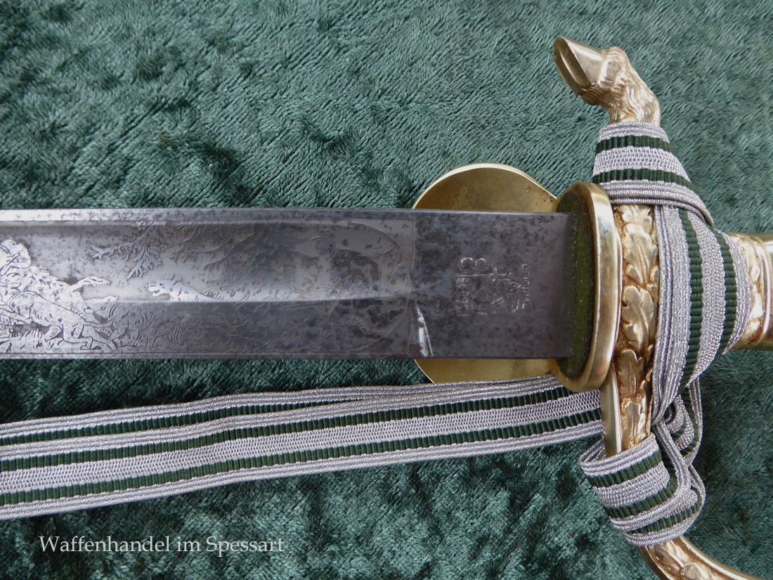 Stag knife with a guard vessel in ornate design from the time of World War II.