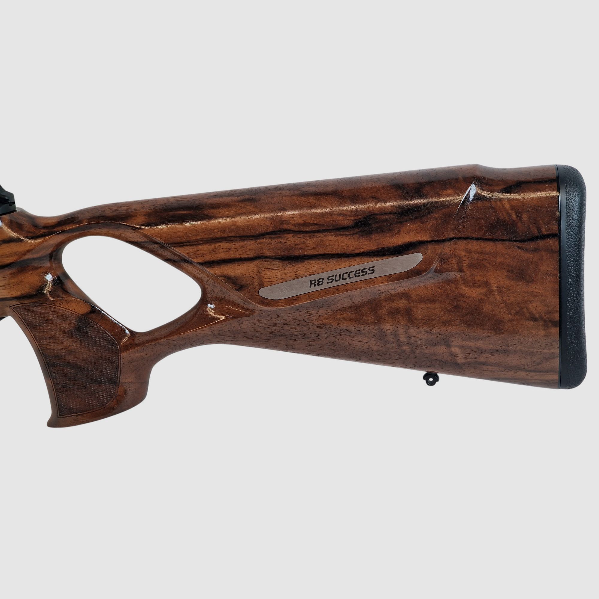 Blaser R8 Success Holz HK4 Kal. 8x57JS LL. 52cm mit M15x1 und Blaser B2 2-12x50 IC S 